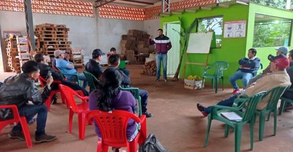 Productores indígenas realizaron una gira técnica de capacitación sobre producción de banano