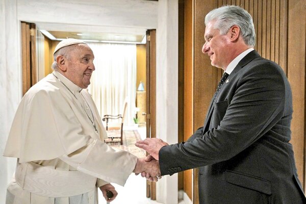 Francisco y presidente cubano refuerzan en el Vaticano "una muy buena relación" - .::Agencia IP::.
