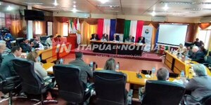 UNIVERSITARIOS BECADOS DE ITAPÚA ESTÁN DESESPERADOS PORQUE LA EBY NO PAGA - Itapúa Noticias