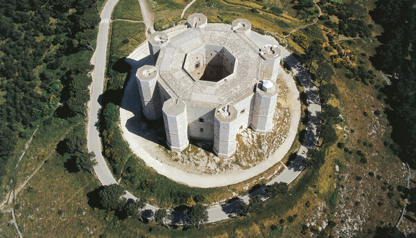 Este posiblemente es el castillo más impresionante y desconocido del mundo | Turismo | 5Días