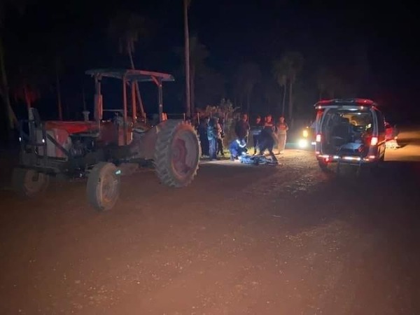 Niño muere aplastado por un tractor | 1000 Noticias