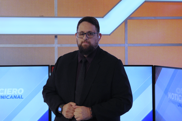 Óscar Lovera: “este formato quiere llevar a la gente la información del día y además, la posibilidad de escuchar un análisis” - Unicanal