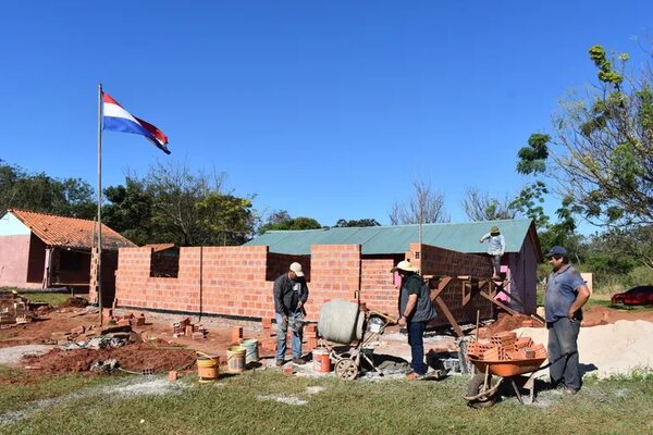 En San Pedro, humilde comunidad rural se une y construye aulas, ante nula respuesta de las autoridades - Nacionales - ABC Color