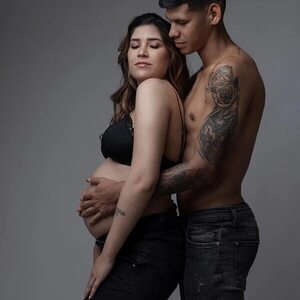 Robert Morales y Belén Parini cuentan los días para la llegada de Renatita - Gente - ABC Color