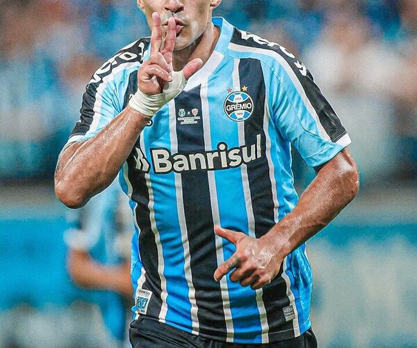 ¿Se retira el fútbol porque le duele mucho la rodilla?