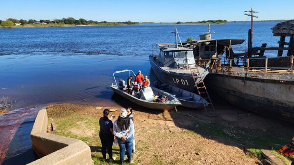 Dos hermanos desaparecen en el Río luego de que su canoa se incendiara | 1000 Noticias
