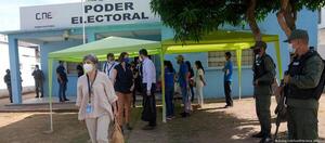 Renuncia el último rector de ente electoral de Venezuela