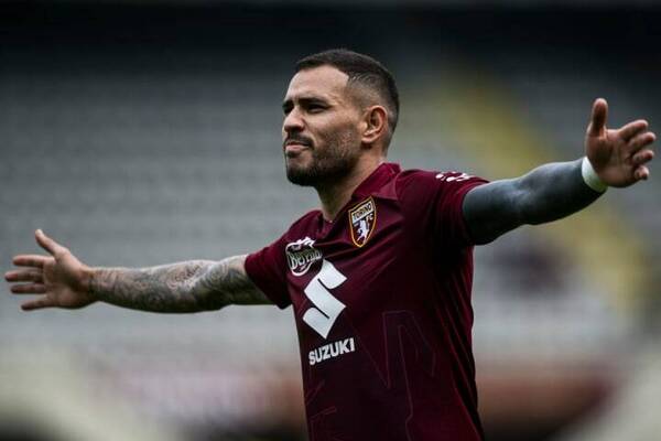 Haijueee! Los equipos de la Premier que quieren fichar a un paraguayo goleador