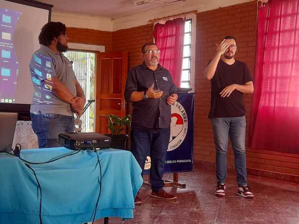 Sociedad Bíblica Paraguaya realizó la presentación de materiales adaptados a lengua de señas