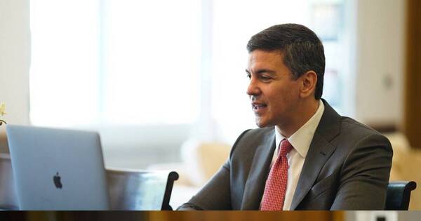La Nación / Santiago Peña y Sebastián Piñeiro conversaron sobre los desafíos de la integración