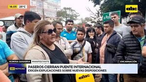 Video: Paseros cierran el acceso al puente internacional  - ABC Noticias - ABC Color