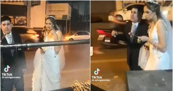 La Nación / Viral: recién casados festejaron comiendo asadito en un puesto callejero