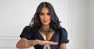 Laurys Dyva hizo una encuesta para saber cómo ir vestida a una premiación