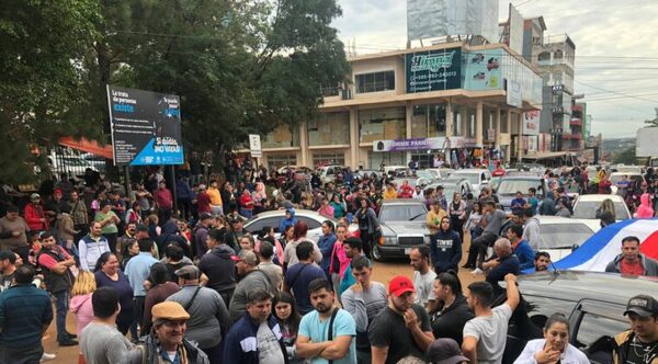 Caos fronterizo: largas filas para cruzar a Posadas desde Encarnación