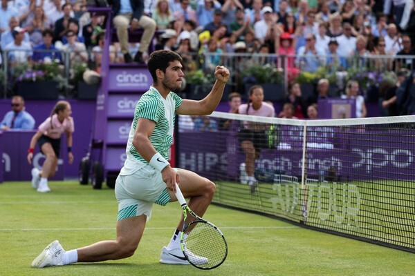 Diario HOY | Alcaraz sufre pero supera el debut en Queen's