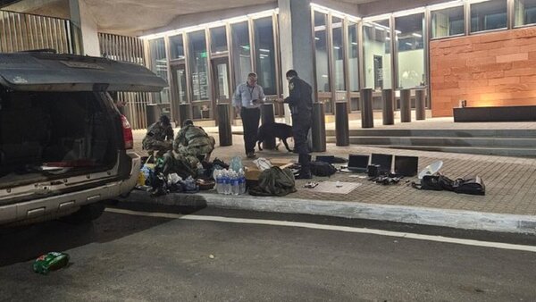Un hombre intentó ingresar a la fuerza a la Embajada de EEUU