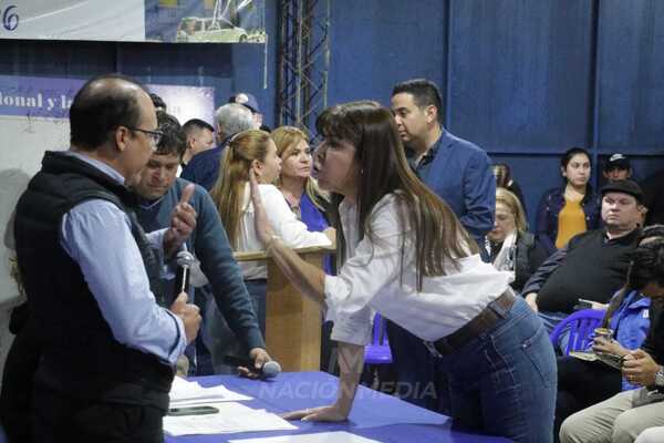 Diario HOY | Abuchean a Celeste Amarilla en sesión del Directorio del PLRA