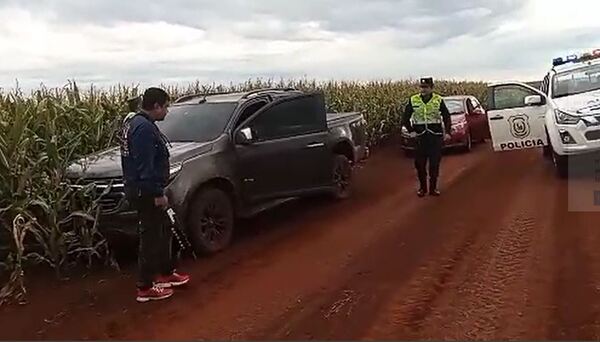 TOMÁS R. PEREIRA: RECUPERARON CAMIONETA DENUNCIADA COMO ROBADA - Itapúa Noticias