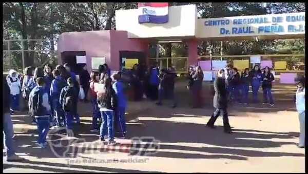 Desestiman la denuncia contra docente del CRE
