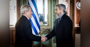 Presidente Abdo recibió credenciales del nuevo embajador de Uruguay ante nuestro país