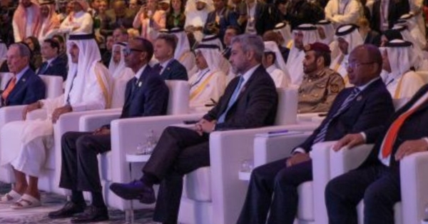 Presidente Abdo estuvo presente en la apertura del Foro Económico de Qatar