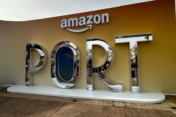 Las marcas se adueñan del puerto de Cannes para recibir a potenciales clientes | Marketing | 5Días
