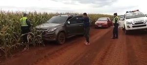 HALLAN ABANDONADA EN UN MAIZAL A CAMIONETA ROBADA EN TRP
