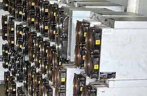 Incautan máquinas mineradoras por no tener documentos respaldatorios