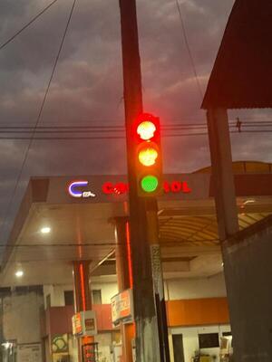¿A cual de las tres luces le hacemos caso? » San Lorenzo PY