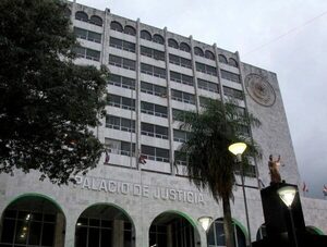 Miembro del Clan Rotela amenaza a jueces durante lectura de sentencia · Radio Monumental 1080 AM