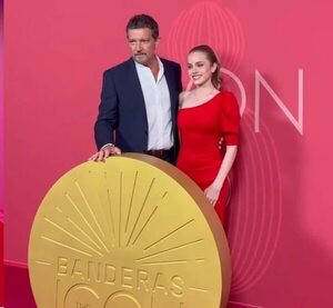Antonio Banderas compartió una foto de la paraguaya Gaby Ovelar - Gente - ABC Color