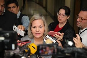 Expulsión de Soria de ANR no tiene validez y sigue siendo colorado, según Lilian Samaniego - Política - ABC Color