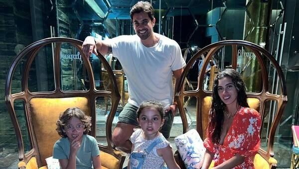 [VIDEO] Carlos Ortellado ya está en Isla Mujeres con sus invitados para su boda