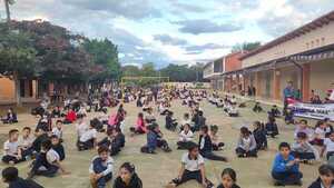 Padres y alumnos de la Escuela Gral. Díaz reclaman rubros
