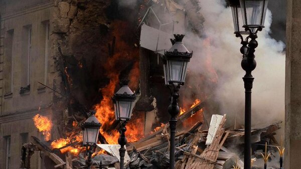 Al menos 16 heridos deja explosión en varios edificios de París - ADN Digital