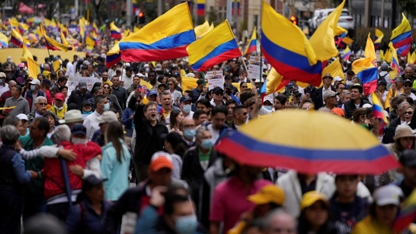 Diario HOY | Multitudinaria marcha en Colombia contra reforma de Petro
