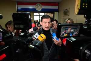 Senador “trato apu’a” Silvio Ovelar dará charla sobre democracia en el Este - ABC en el Este - ABC Color