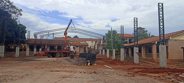 Hay promesa de concluir obras en la Escuela 8 de Diciembre - La Clave