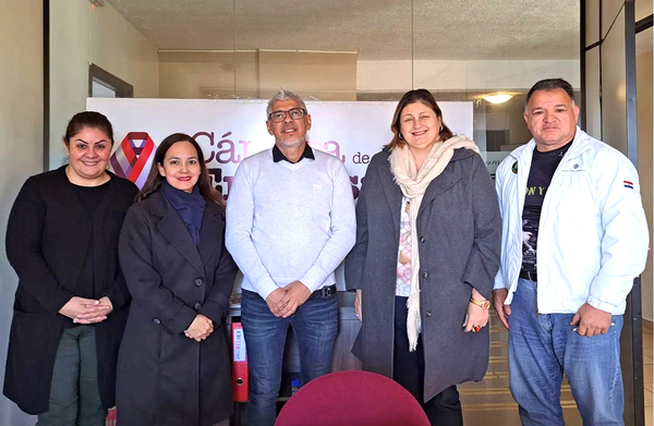 Empresas de Alto Paraná ofrecen más de 200 vacancias en feria de empleo - La Clave