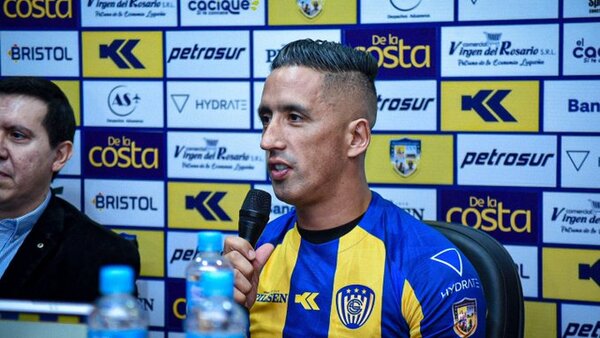 Lucas Barrios quiere pelear en los dos frentes