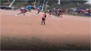 La abuela de 70 años que causa sensación jugando al fútbol