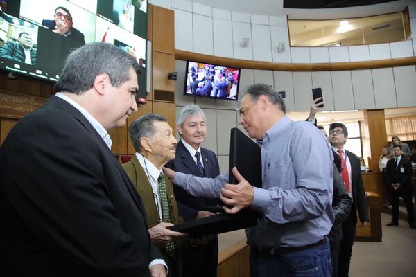 Senado rinde homenaje a impulsores del Archivo del Terror - ADN Digital