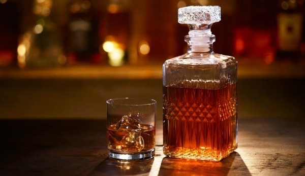 Diario HOY | Robo de un whisky y de un millón y medio lo llevaron al banquillo
