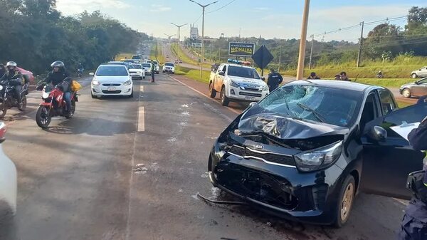 Chipero herido tras ser embestido por un automóvil sobre la ruta PY02 - ABC en el Este - ABC Color