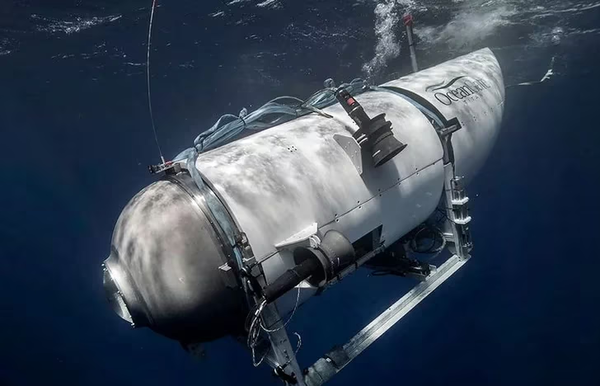 Un robot encuentra "restos" cerca del Titanic durante la búsqueda del sumergible