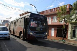Aumento del pasaje es un “golpe al bolsillo”, dicen los usuarios del transporte público del interior - Nacionales - ABC Color