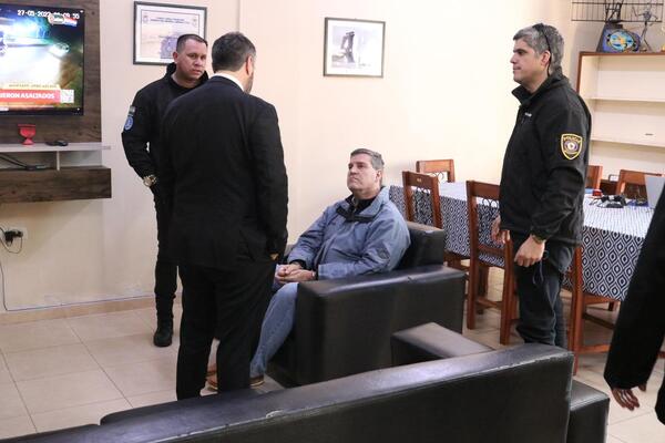 Diario HOY | Ordenan arresto domiciliario de Peirano, el “vaciador” bancario
