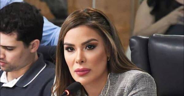 La Nación / Concejal aboga por llamado a convención y a que Efraín dé un paso al costado