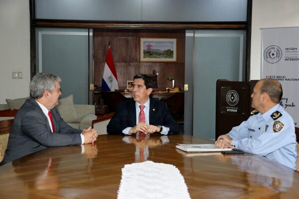 Riera y Gilberto Fleitas conversan sobre el sistema policial - ADN Digital