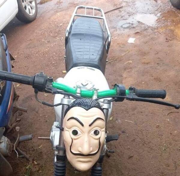 Policía incauta moto "enmascarada" en Concepción